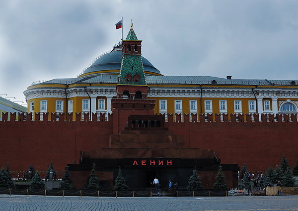 12-Lenin-Mausoleum.jpg